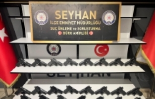 Adana'da iş yerinde ruhsatsız 26 tabanca ele geçirildi