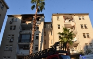Antalya'da oturduğu evi yakan ve kendisine zarar veren kişi hastaneye kaldırıldı