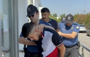 Adana'da çevreye rahatsızlık verip polise mukavemet gösteren 5 şüpheli tutuklandı