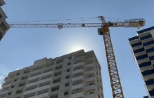 Adana'da kule vinçten düşen 2 işçi öldü