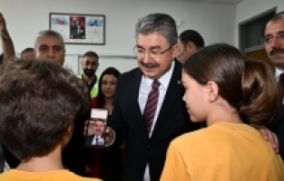 Gökçe'den Bakan Kurum'a şiirli teşekkür