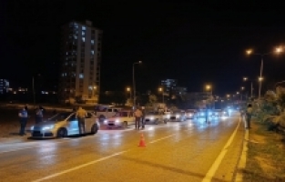 Kozan'da çeşitli suçlardan aranan 5 hükümlü yakalandı