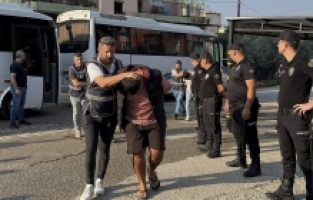 Osmaniye'de 14 yaşındaki kız çocuğuna cinsel istismar iddiasıyla 10 şüpheli tutuklandı