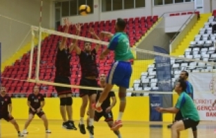 Osmaniye'de Kamu Spor Oyunları voleybol turnuvasıyla başladı