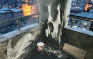 Hatay'da evde çıkan yangında 2 kişi dumandan etkilendi