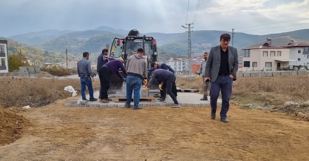 Hasanbeyli'de  parke taşı döşeme çalışması