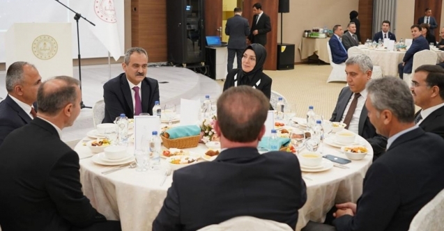 Bakan Özer, 81 ilin millî eğitim müdürüyle iftarda bir araya geldi