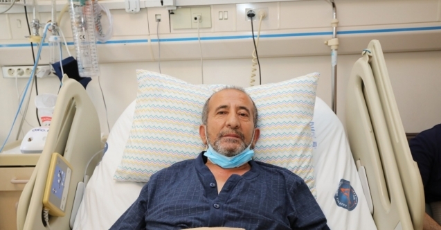 Antalya'da iki ailenin yüzü karaciğer nakil operasyonlarıyla güldü