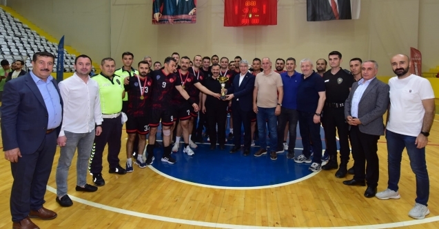 Kamu Spor Oyunları Voleybol Turnuvasının şampiyonu Emniyet oldu