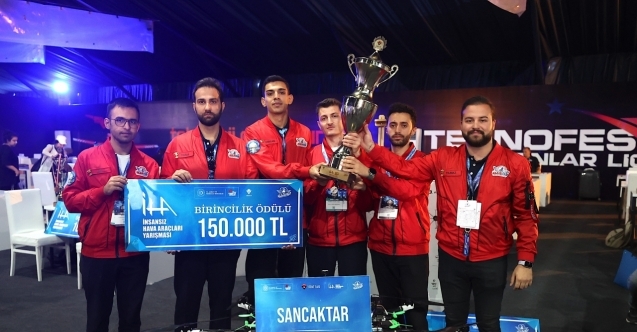 Yapay zekalı İHA platformu “Sancaktar“ TEKNOFEST'te 3 ödül aldı