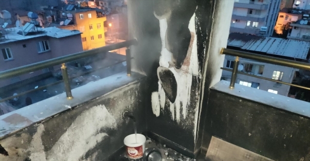 Hatay'da evde çıkan yangında 2 kişi dumandan etkilendi