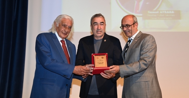 Samet Aybaba memleketi Osmaniye'de gençlerle buluştu