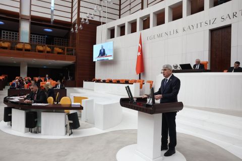 Kadirli'de selin yaraları sarılıyor