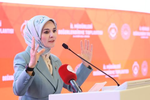 Aile ve Sosyal Hizmetler Bakanımız Göktaş'tan il müdürlerine sahada aktif yönetim ve habersiz denetim talimatı
