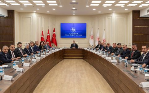 Bakan Işıkhan, 6 Şubat Depremlerinden Etkilenen 11 İlle ilgili Toplantılar Gerçekleştirdi
