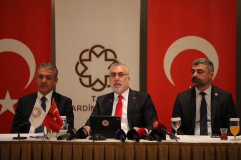 Bakan Işıkhan, Mardin'de "İş İnsanları ve STK Temsilcileri ile Buluşma Toplantısı"na Katıldı