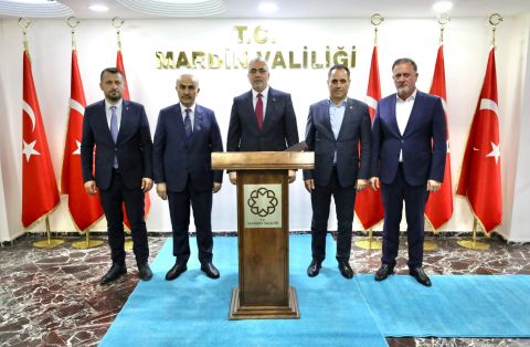 Bakan Işıkhan, Mardin’de Ziyaretlerde Bulundu