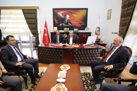 Bakan Işıkhan, Osmaniye'de Temaslarda Bulundu