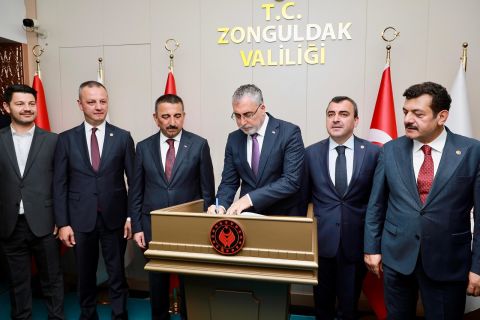 Bakan Işıkhan, “Şehir Buluşmaları” Kapsamında Zonguldak’ta Ziyaretlerde Bulundu