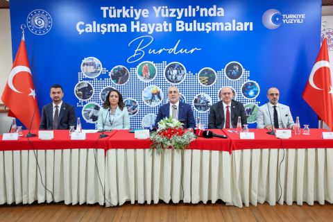 Bakan Işıkhan, Türkiye Yüzyılı Buluşmaları Kapsamında Burdur’da Ziyaretlerde Bulundu