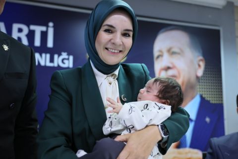 Ekim ayı doğum yardımı ödemeleri hesaplara yatırıldı