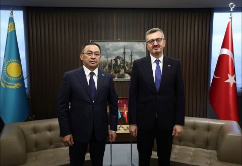 İletişim Başkanı Duran, Kazakistan Kültür ve Enformasyon Bakanı Kırıkbayev ile bir araya geldi