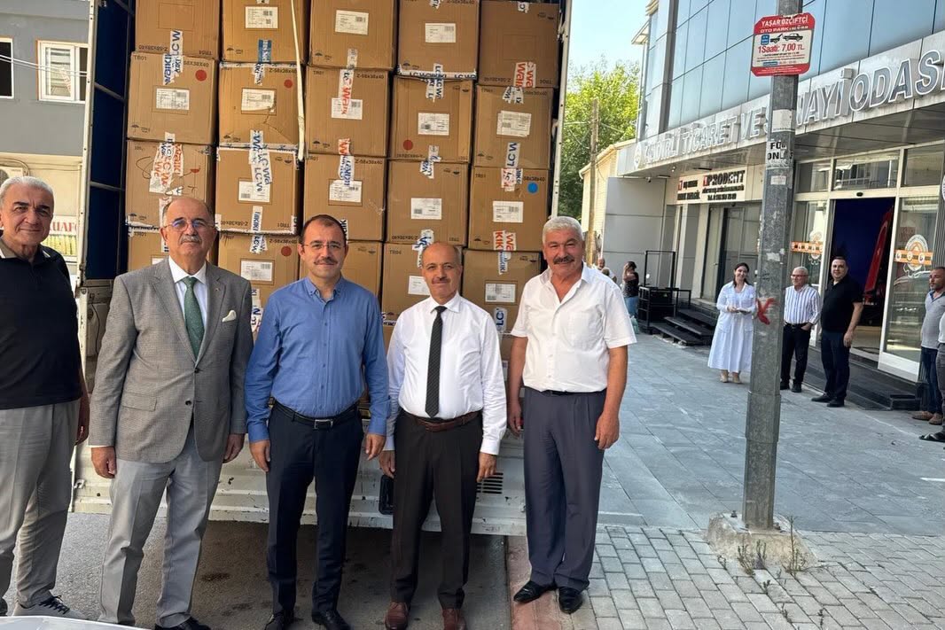 Kadirli'de 440 ihtiyaç sahibi öğrenciye okul çantası desteği