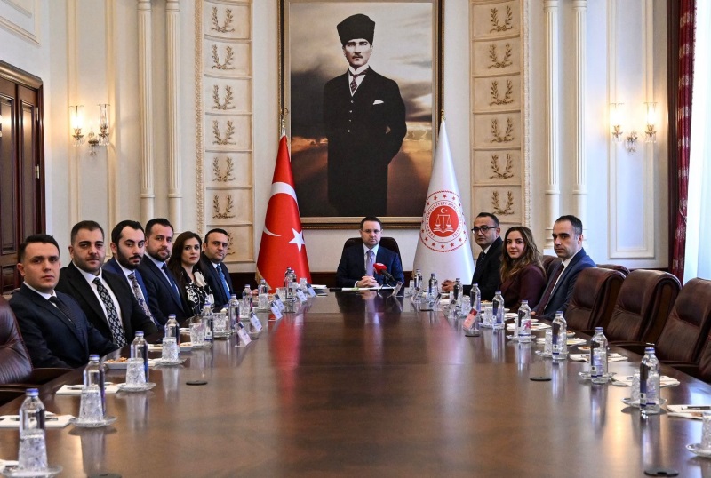 Adalet Bakanı Akın Gürlek TÜRK Hukuk Enstitüsü Heyetini Kabul Etti