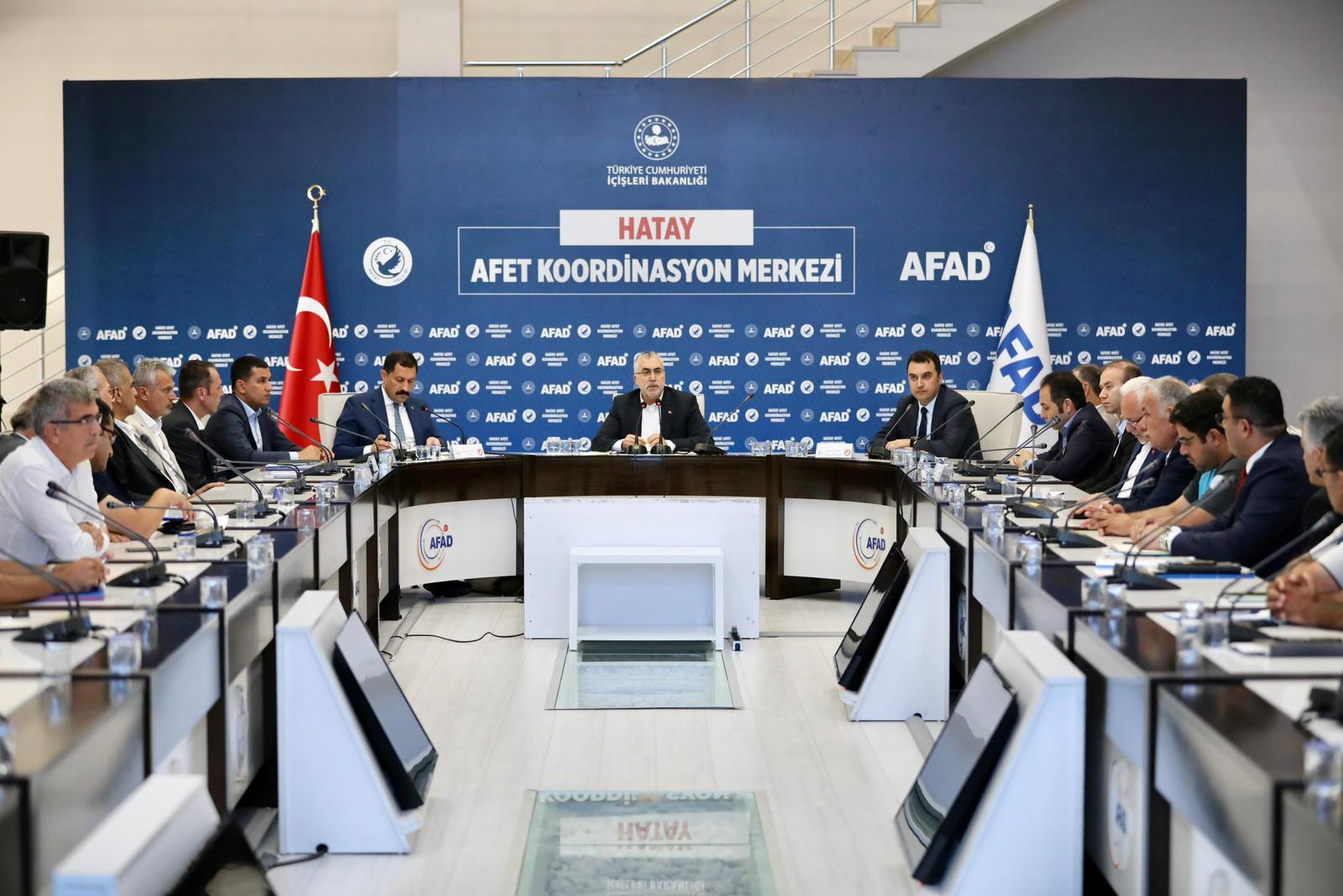 Bakan Işıkhan, Hatay’da Ziyaretlerde Bulundu
