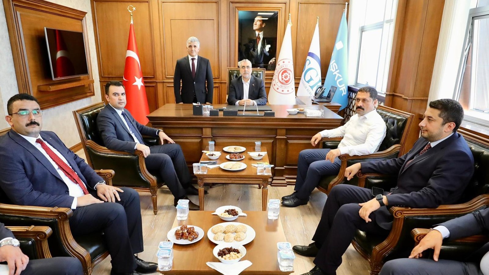 Bakan Işıkhan, Hatay’da Ziyaretlerde Bulundu