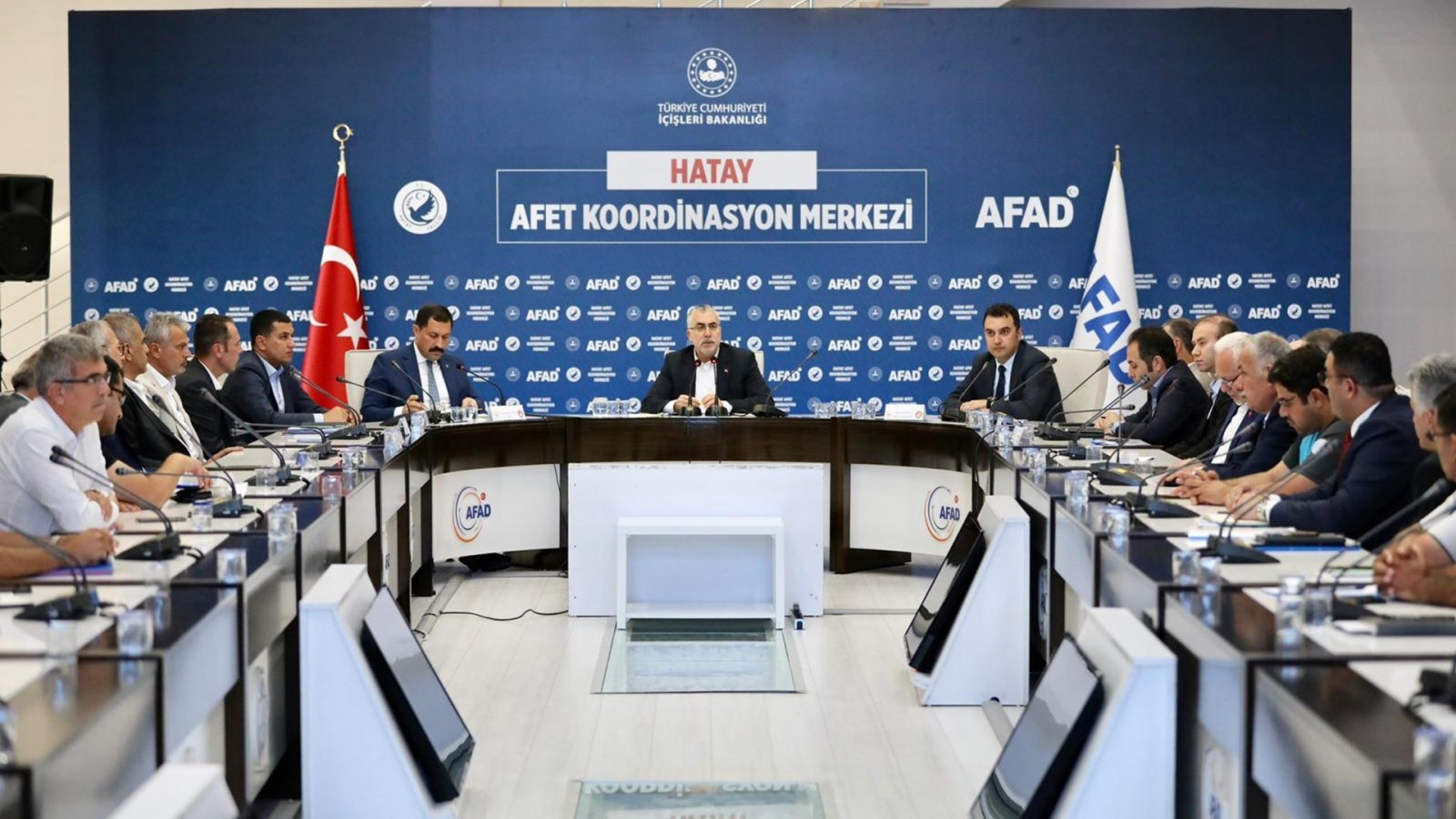 Bakan Işıkhan, Hatay’da Ziyaretlerde Bulundu