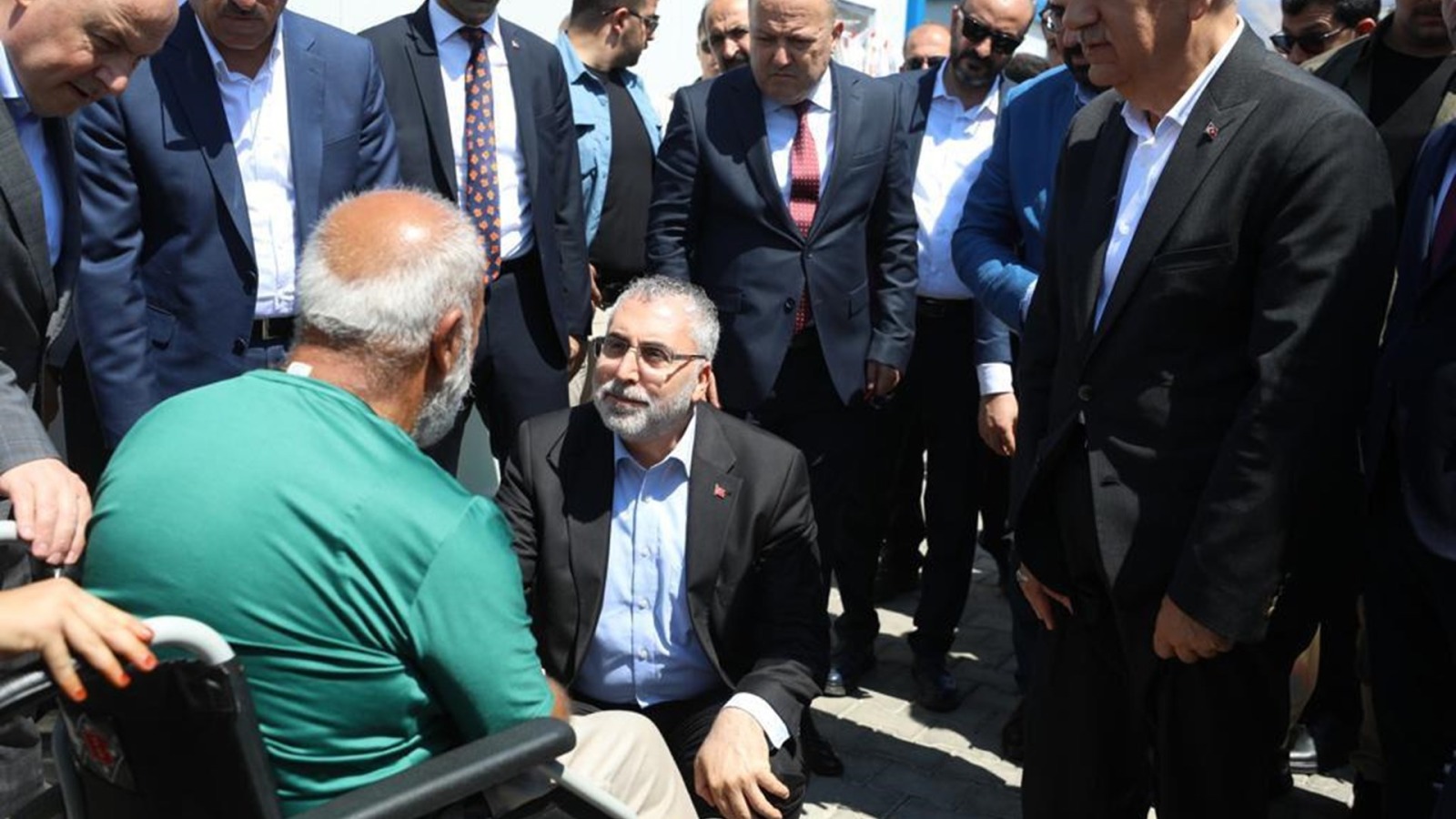 Bakan Işıkhan, Kahramanmaraş’ta Ziyaretlerde Bulundu