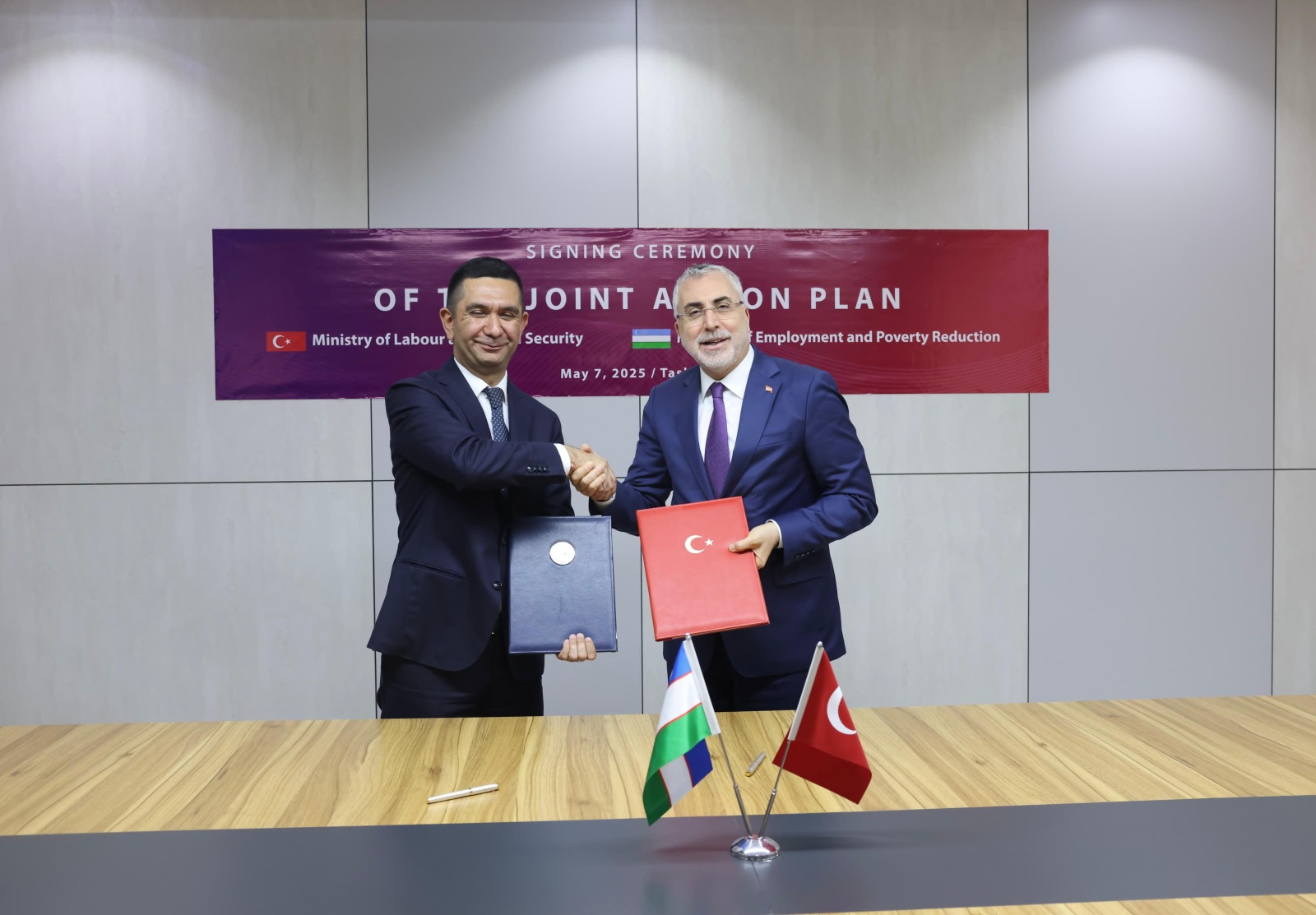 Bakan Işıkhan, Özbekistan’da Temaslarda Bulundu