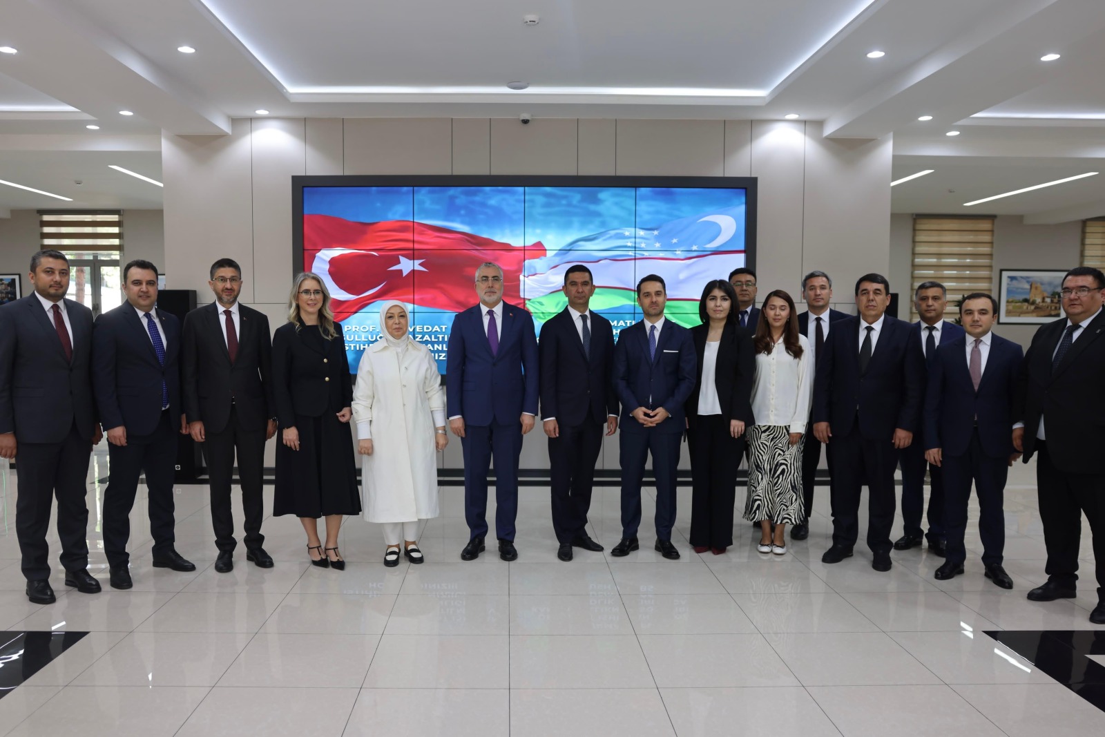 Bakan Işıkhan, Özbekistan’da Temaslarda Bulundu