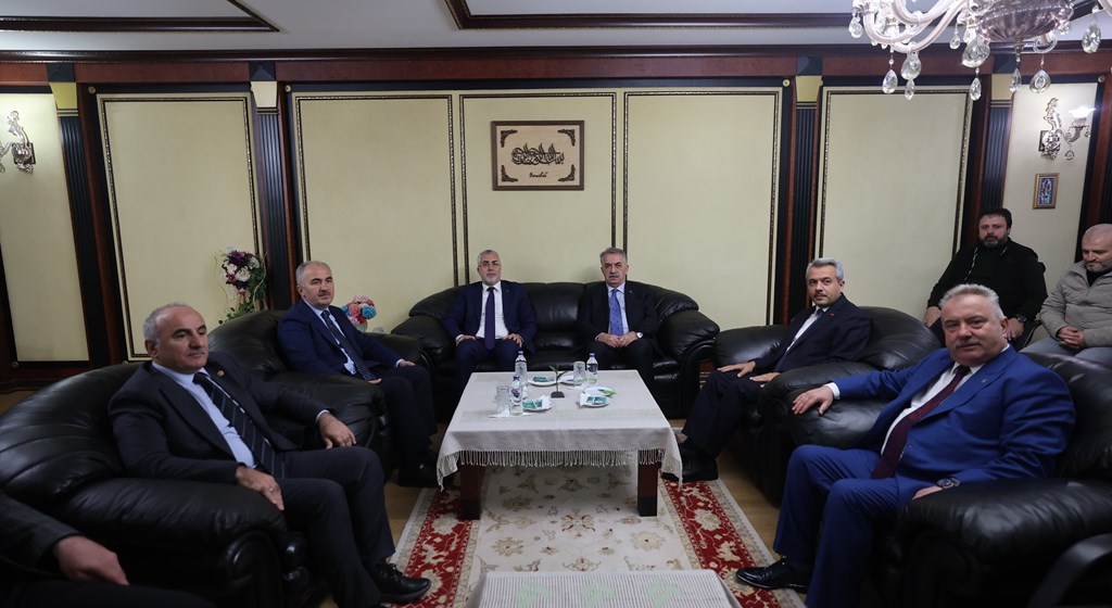 Bakan Işıkhan, Rize’de Ziyaretlerde Bulundu