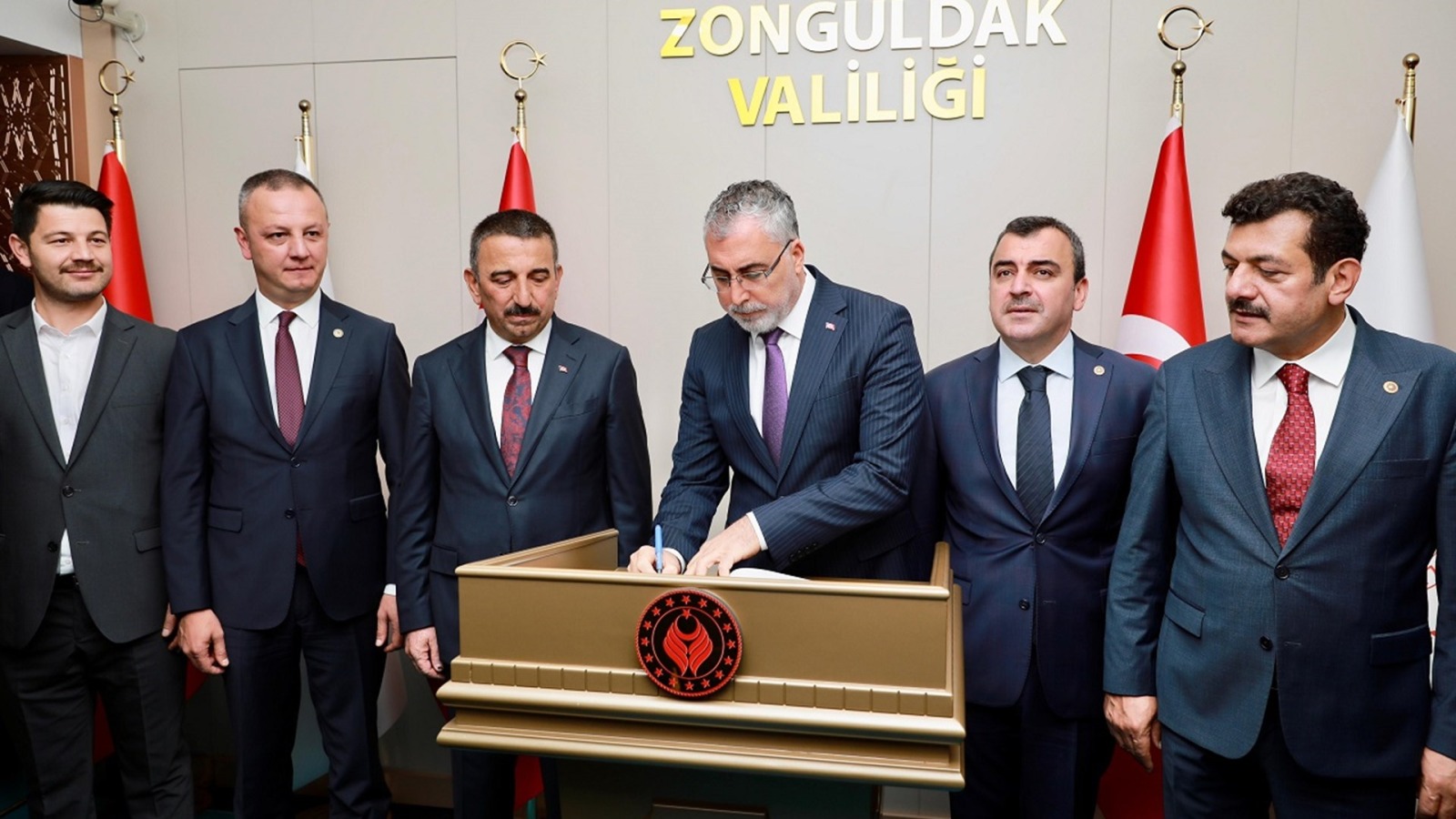 Bakan Işıkhan, “Şehir Buluşmaları” Kapsamında Zonguldak’ta Ziyaretlerde Bulundu