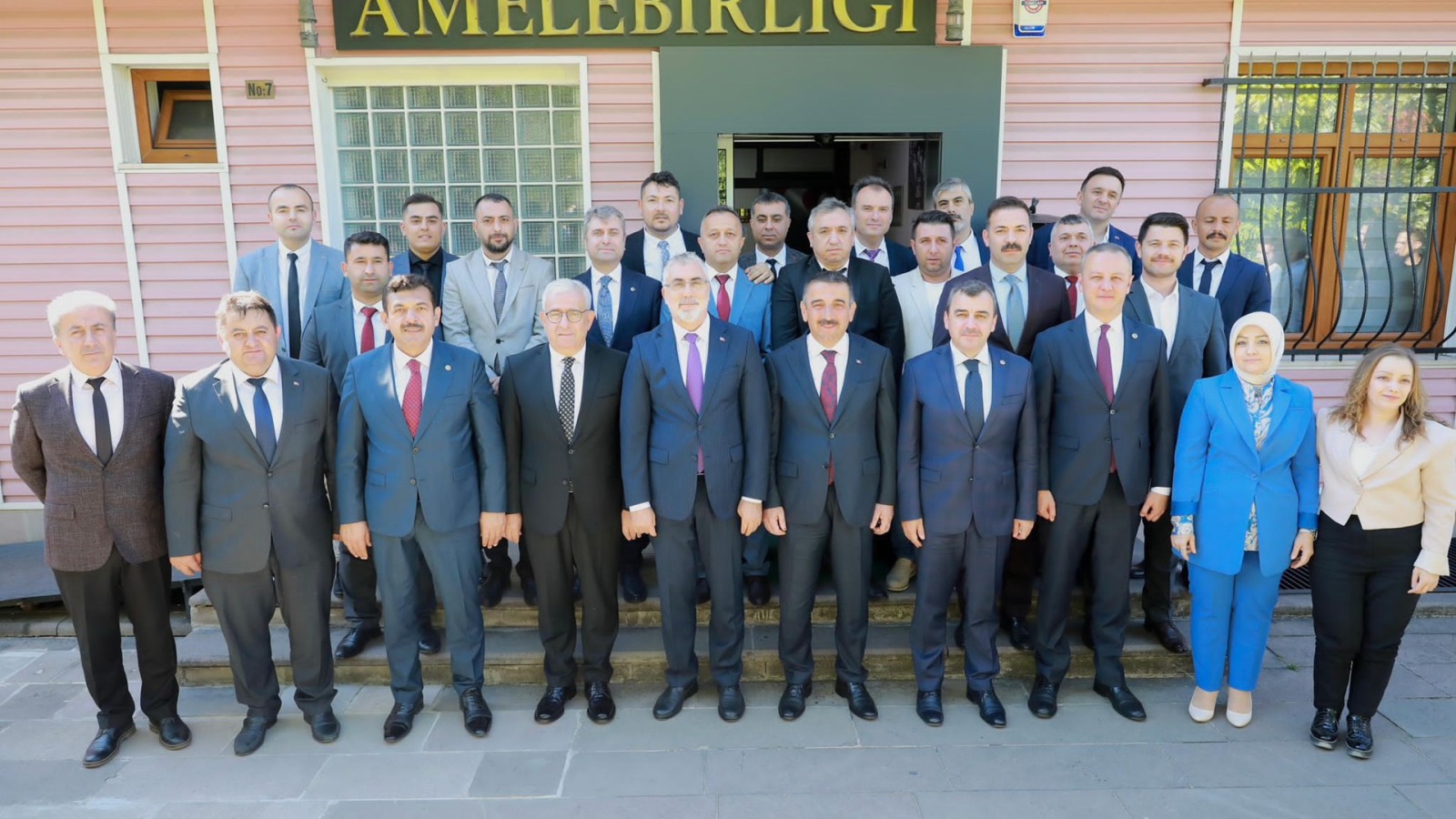 Bakan Işıkhan, “Şehir Buluşmaları” Kapsamında Zonguldak’ta Ziyaretlerde Bulundu
