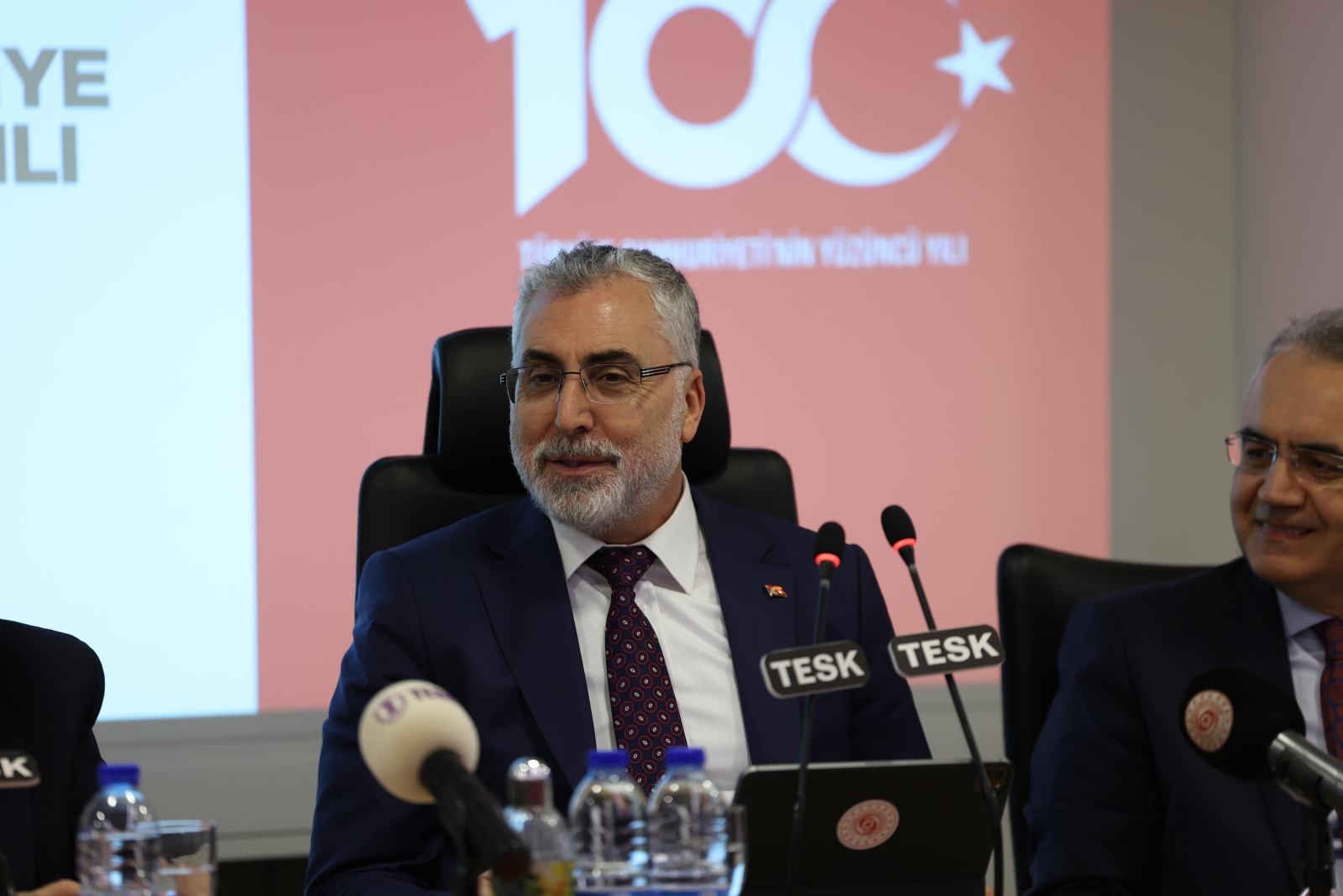 Bakan Işıkhan, Türkiye Esnaf ve Sanatkârları Konfederasyonu (TESK) İstişare Toplantısı’na Katıldı