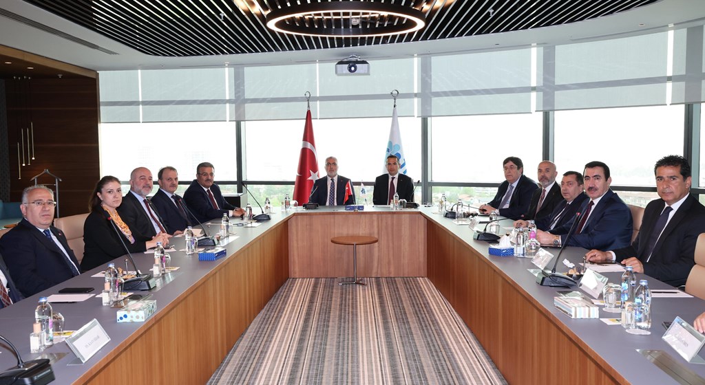 Bakan Işıkhan, Türkiye İşveren Sendikaları Konfederasyonu’nu Ziyaret Etti