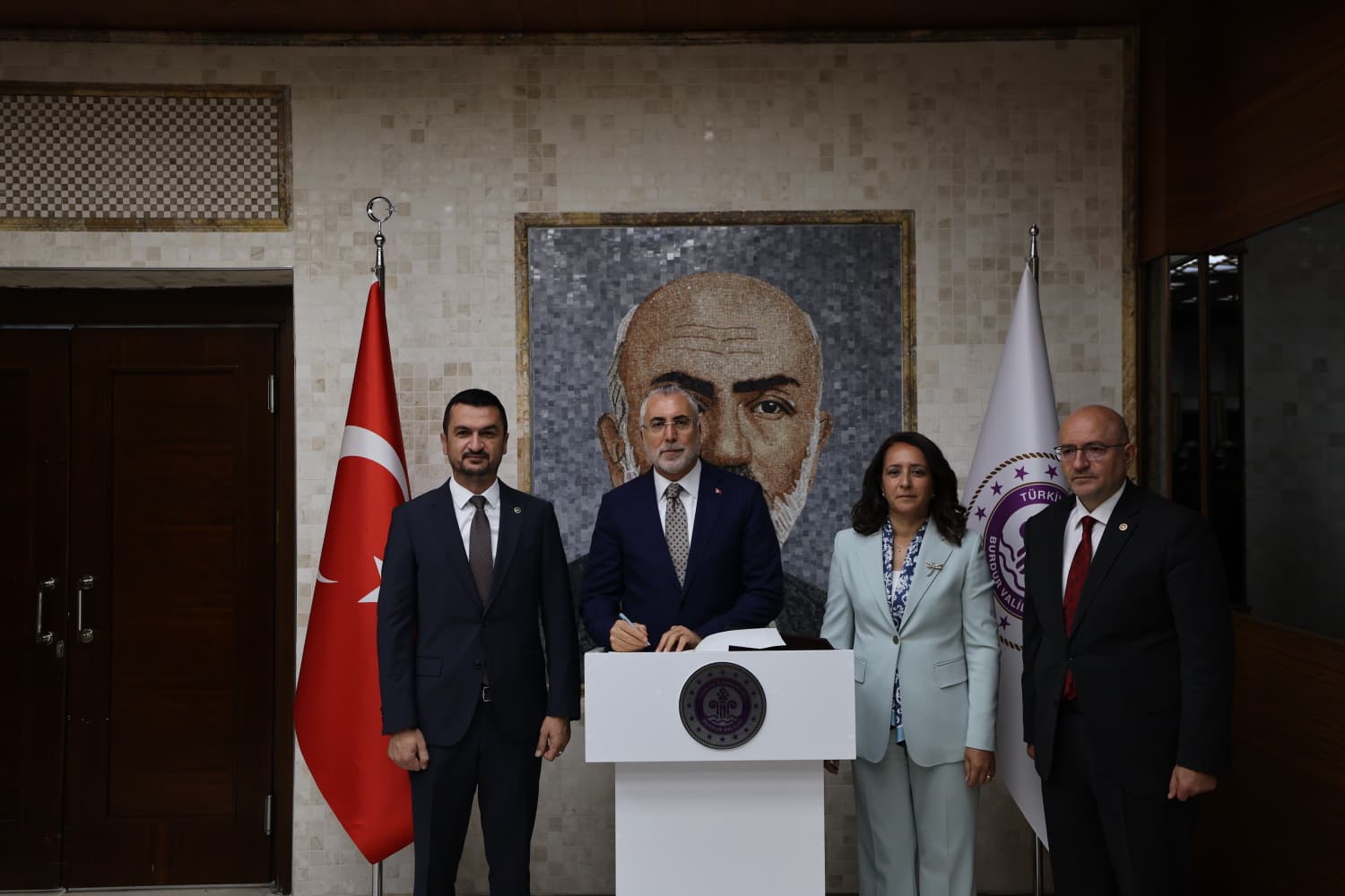 Bakan Işıkhan, Türkiye Yüzyılı Buluşmaları Kapsamında Burdur’da Ziyaretlerde Bulundu