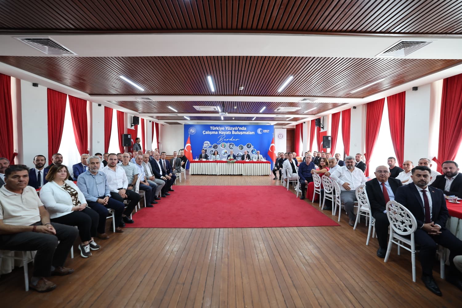 Bakan Işıkhan, Türkiye Yüzyılı Buluşmaları Kapsamında Burdur’da Ziyaretlerde Bulundu