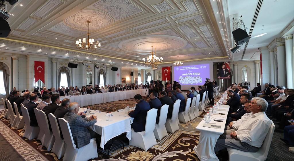 Bakan Işıkhan, Van’da Türkiye Buluşmaları Programına Katıldı