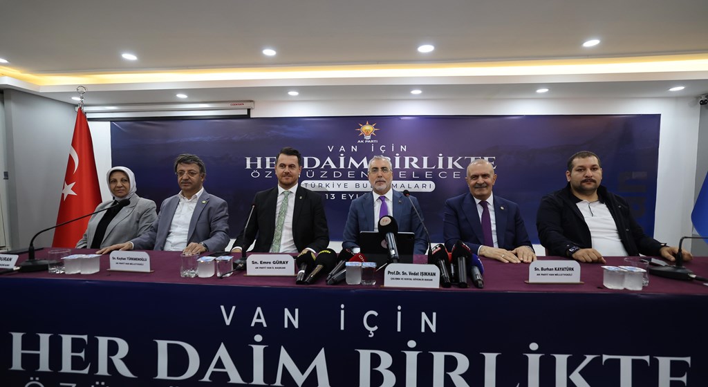 Bakan Işıkhan, Van’da Türkiye Buluşmaları Programına Katıldı