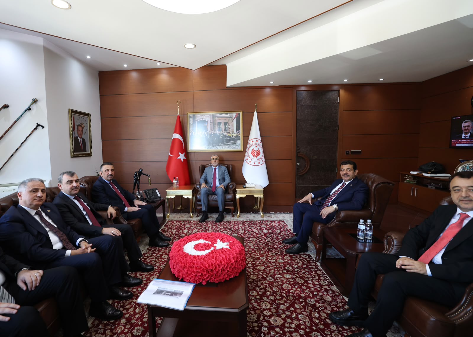 Bakan Işıkhan, Zonguldak’ta Ziyaretlerde Bulundu