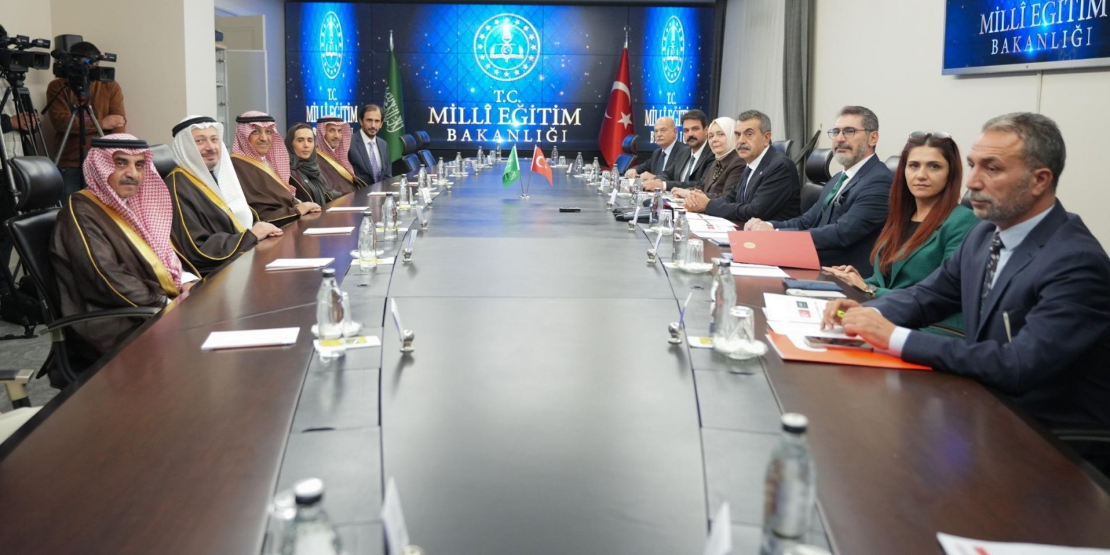 Bakan Tekin, Suudi Arabistan Eğitim Bakanı El-benyan'la Görüştü