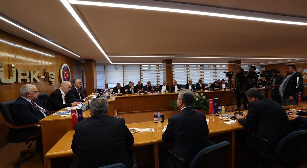 Çalışma ve Sosyal Güvenlik Bakanı Prof. Dr. Vedat Işıkhan, Konfederasyonları Ziyaret Etti