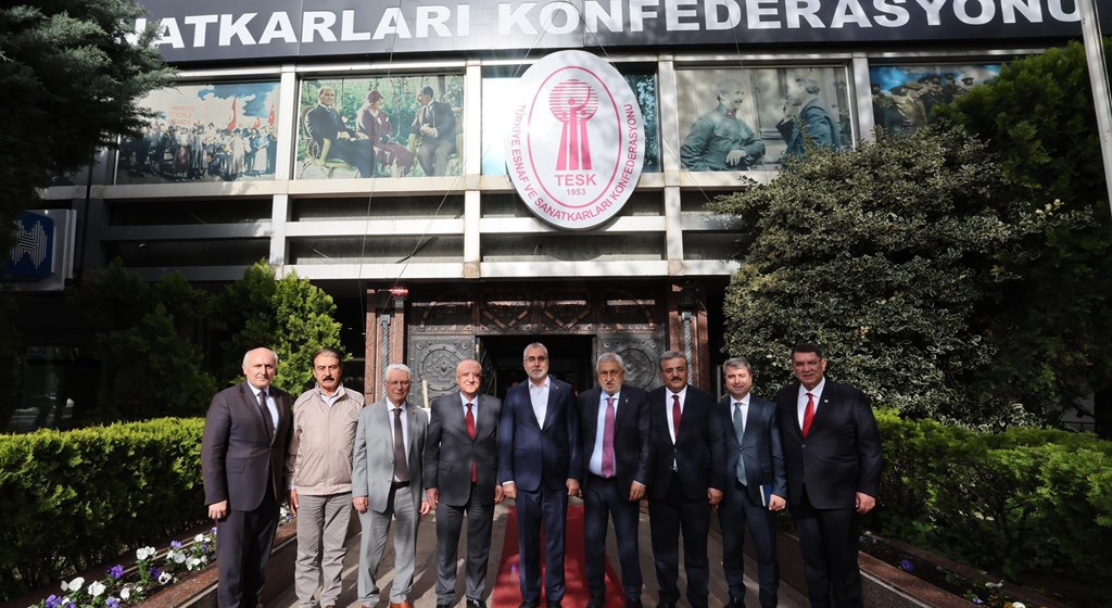Çalışma ve Sosyal Güvenlik Bakanı Prof. Dr. Vedat Işıkhan, Konfederasyonları Ziyaret Etti