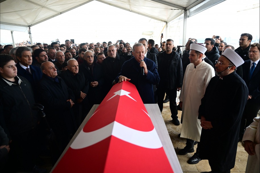 Cumhurbaşkanı Erdoğan, Üsküdar Belediye Başkan Vekili Gültekin’in cenaze törenine katıldı